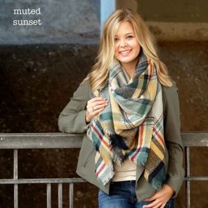 NWOT Tartan Plaid Blanket Scarf